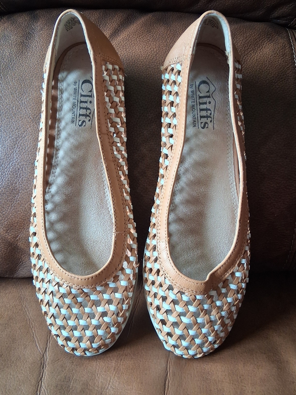 Cliffs by White Mountain Faylie Leather woven flat Tan White Ballet 6.5 Like New